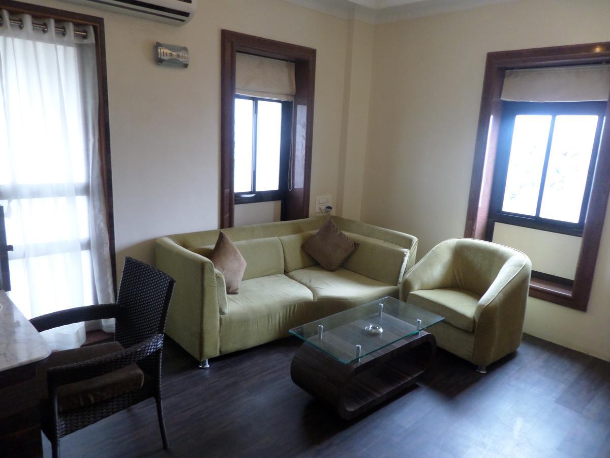 Hotel Raj Palace Ahmednagar Exterior foto