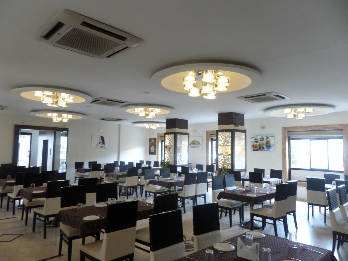 Hotel Raj Palace Ahmednagar Exterior foto