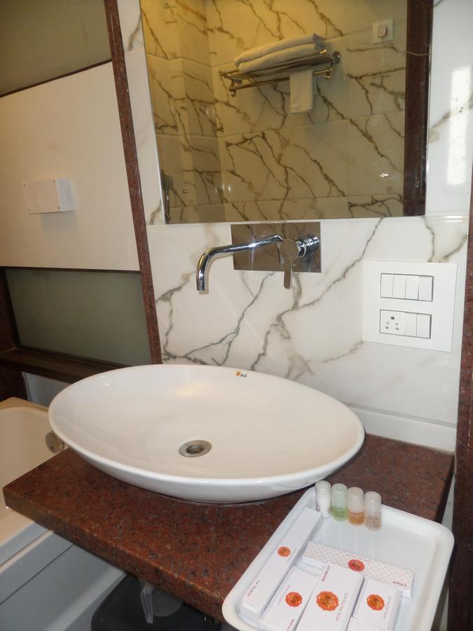 Hotel Raj Palace Ahmednagar Exterior foto