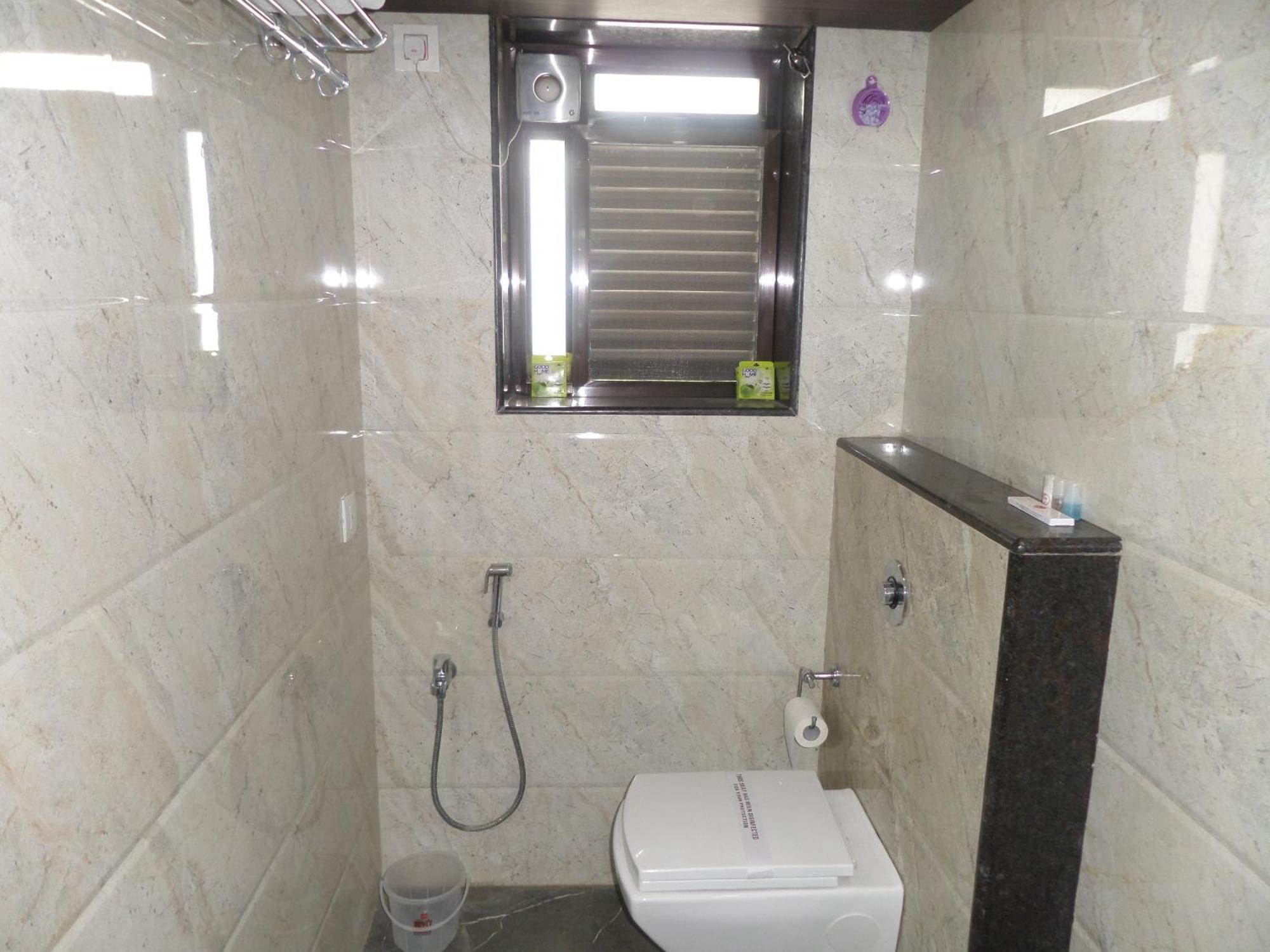 Hotel Raj Palace Ahmednagar Exterior foto