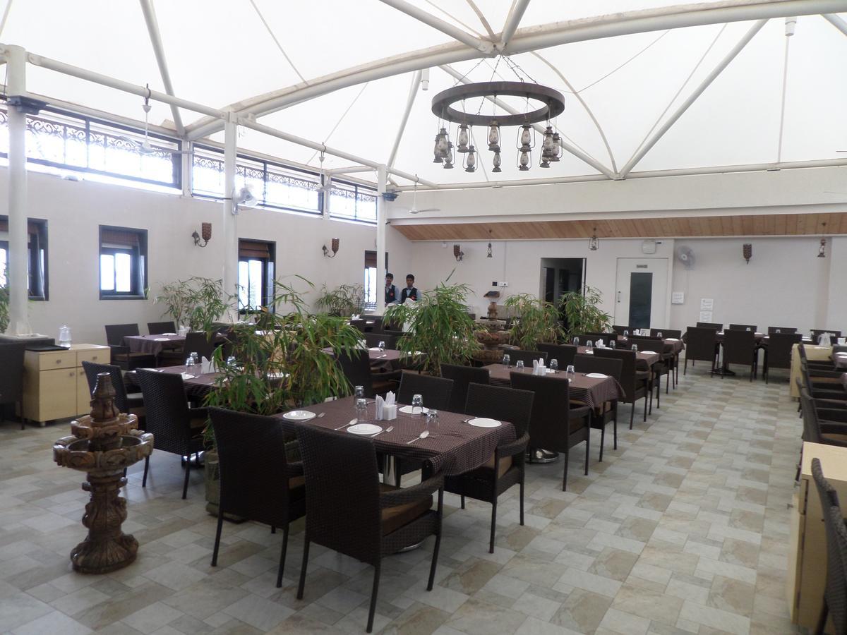 Hotel Raj Palace Ahmednagar Exterior foto